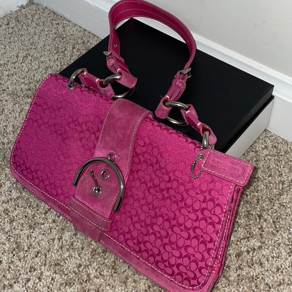 Coach hot pink baguette - Picture 2 of 8